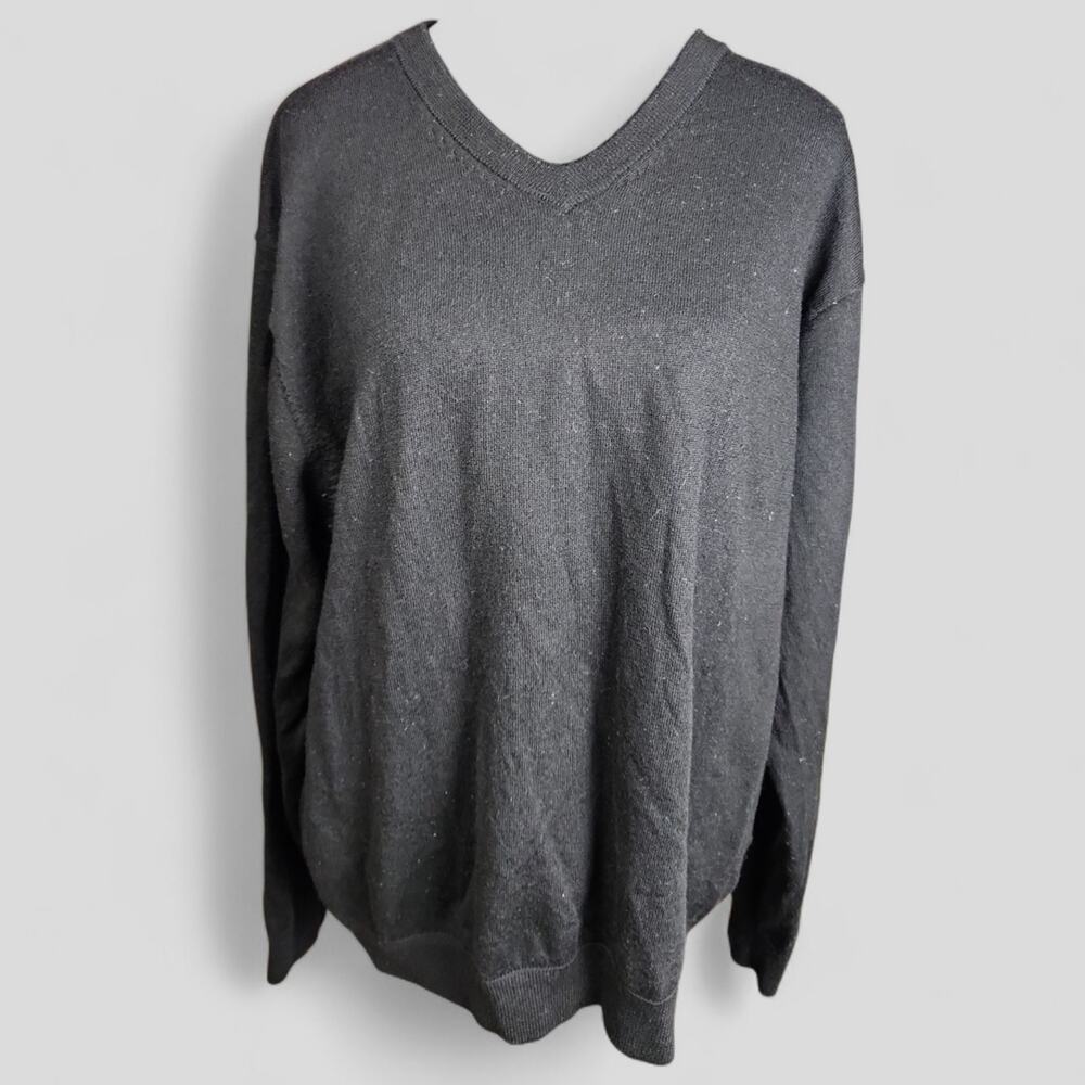 TURNBURY | Extra Fine Marino Wool Classic Black Minimalist V-Neck Sweater | XL